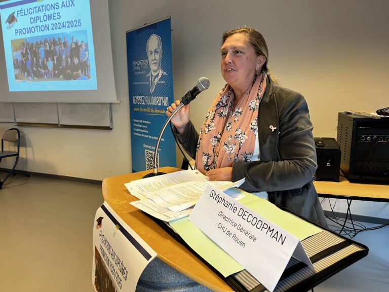 Stéphanie Decoopman, directrice générale du CHU a félicité chaleureusement les nouveaux cadres de santé