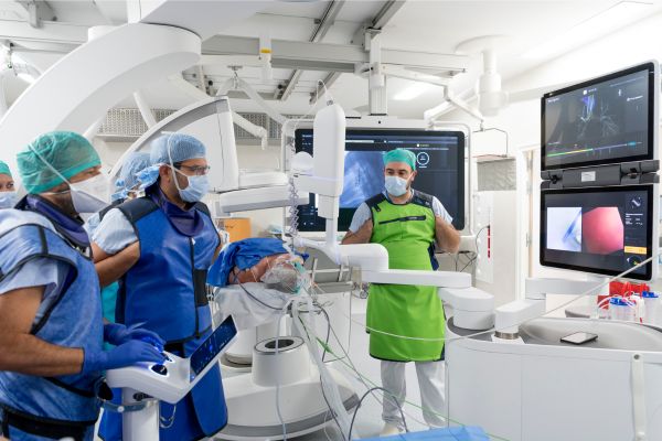 les quatre premières bronchoscopies robotisées ont été réalisées en juin 2026 au chu de Rouen